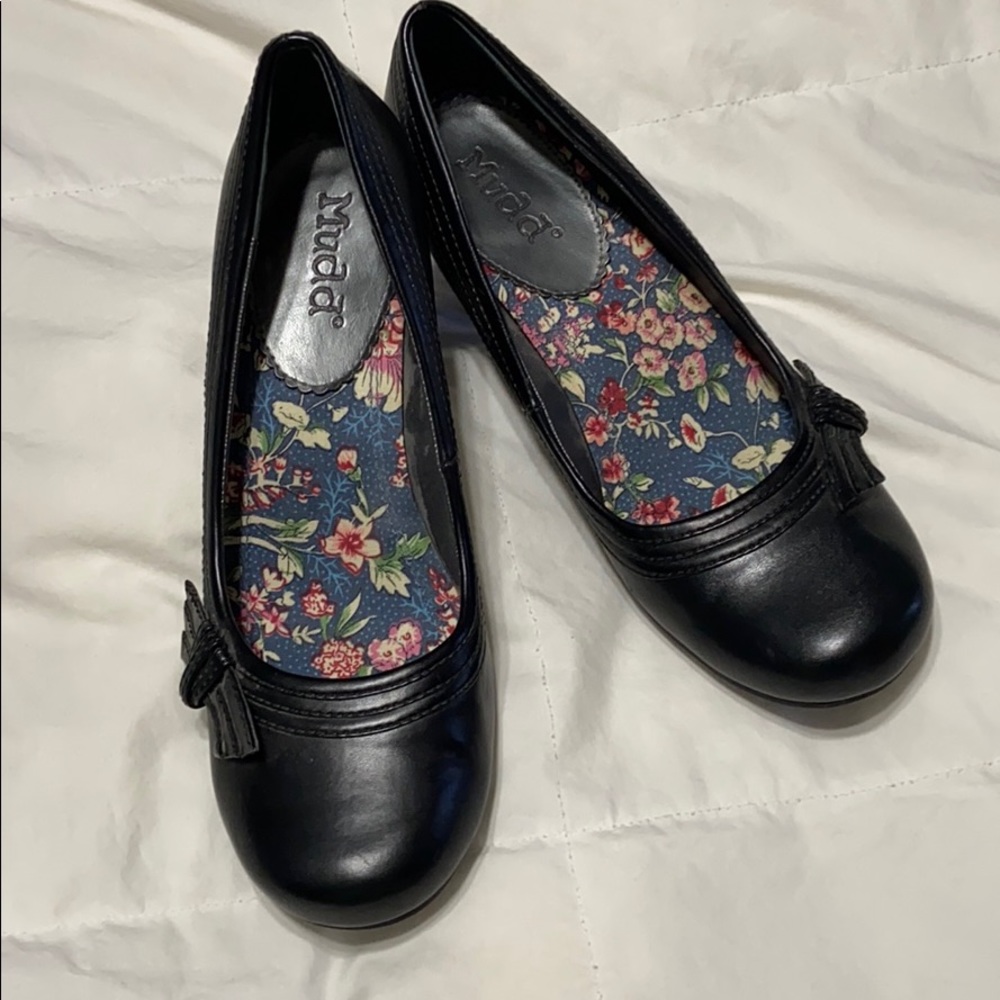 Women’s size 8m mudd black heels